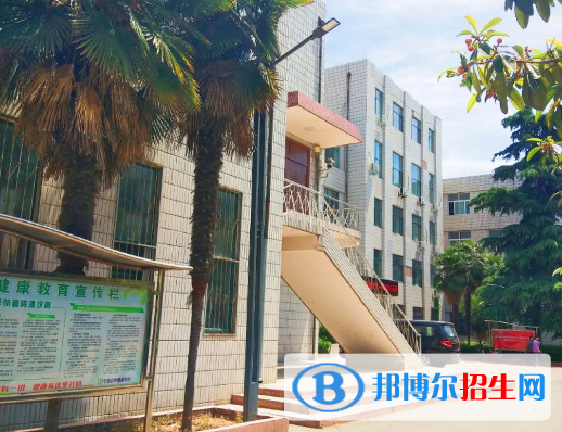 河南平頂山外國語學(xué)校2021年有哪些專業(yè)