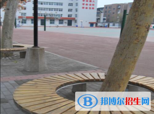 鄭州經(jīng)濟貿(mào)易學(xué)校網(wǎng)站網(wǎng)址