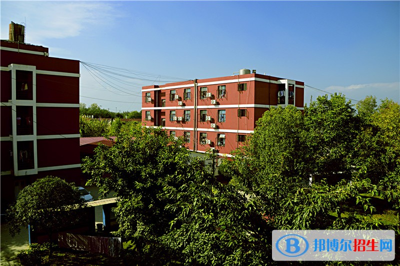 成都2020年初中生報什么鐵路學(xué)校好
