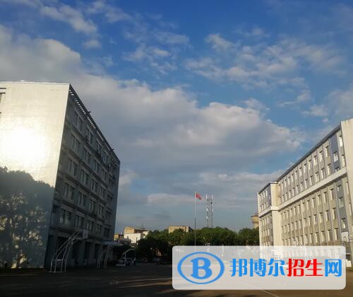 湘潭科技職業(yè)技術(shù)學(xué)校2020年報名條件、招生要求、招生對象