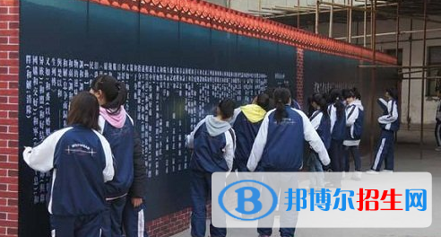 甘肅醫(yī)藥學(xué)校2020年報名條件、招生要求、招生對象