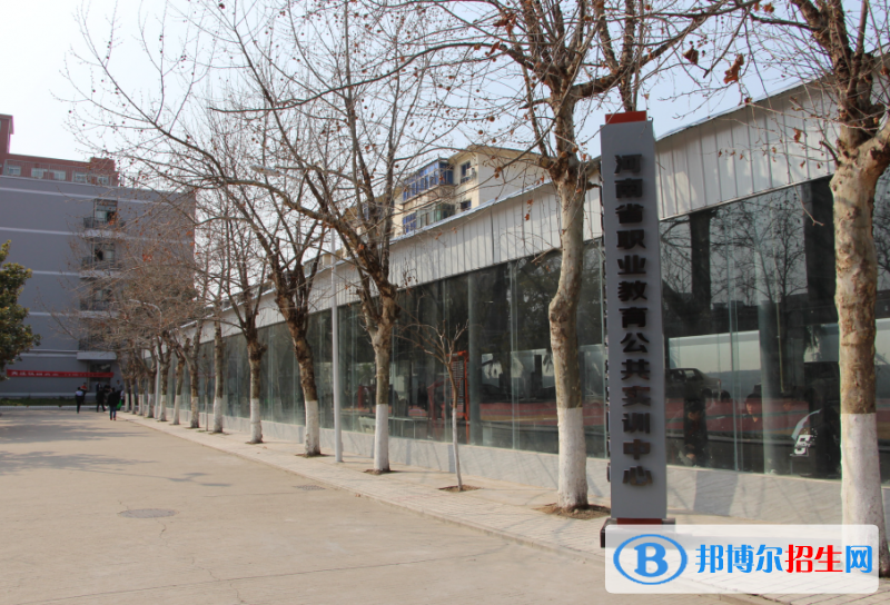 河南電子科技學校2021年招生辦聯(lián)系電話