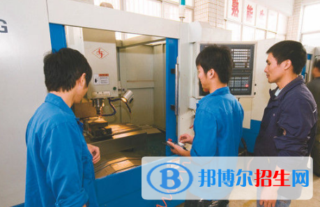 肇慶交通技工學校2020年招生辦聯(lián)系電話