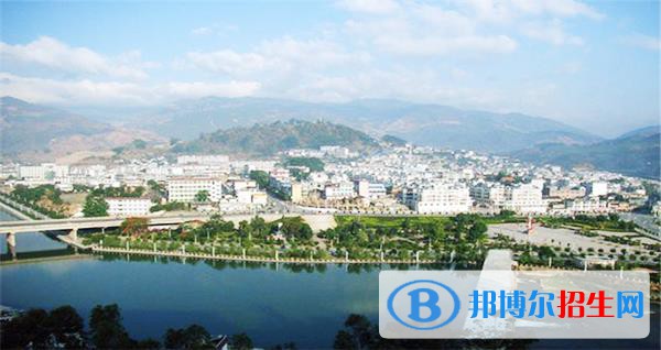云縣高級(jí)中學(xué)2020年學(xué)費(fèi)、收費(fèi)多少