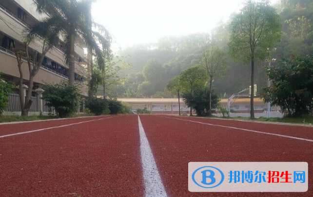廣東農(nóng)墾茂名技工學(xué)校2020年報名條件、招生要求、招生對象