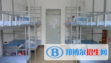 平?jīng)隼砉ぶ械葘I(yè)學校2020年宿舍條件