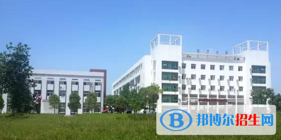 赤壁機電信息技術(shù)學校5
