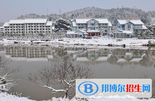 縉云縣工藝美術(shù)學(xué)校2020年報(bào)名條件、招生要求、招生對象