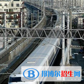 鄭州2020年初中生上鐵路學(xué)校好嗎