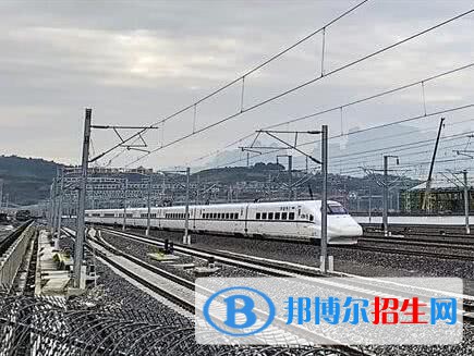 無錫2020年中專鐵路學?？梢钥即髮? width=