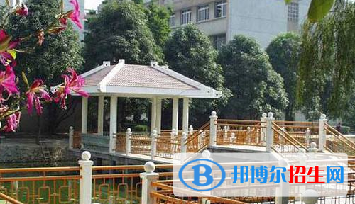 南寧2020年鐵路學(xué)校中專升大?？际裁? width=