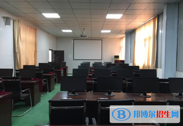 濮陽(yáng)第六技工學(xué)校2021年報(bào)名條件、招生要求、招生對(duì)象