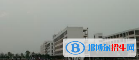 柳州鹿寨職業(yè)教育中心2020年報名條件、招生要求、招生對象