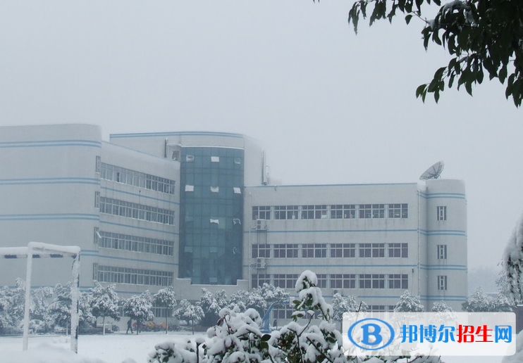 南陽(yáng)建筑工程學(xué)校2021年報(bào)名條件、招生要求、招生對(duì)象