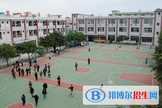 廣東黃埔技工學(xué)校2020年報名條件、招生要求、招生對象