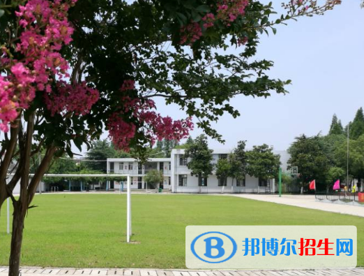 蕪湖商貿(mào)工業(yè)學(xué)校2020年報名條件、招生要求、招生對象