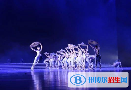 湖州藝術(shù)與設(shè)計(jì)學(xué)校2020年2020年報(bào)名條件、招生要求、招生對(duì)象