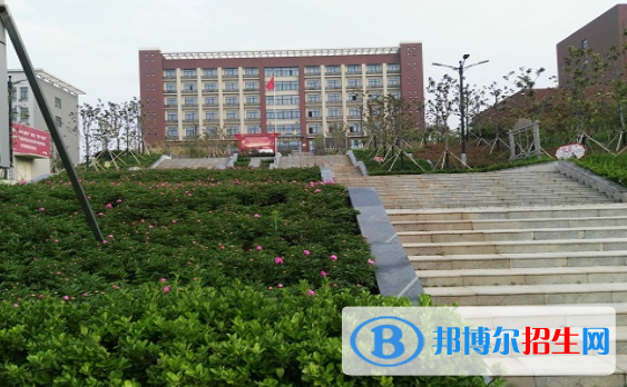 平頂山中醫(yī)藥學(xué)校2021年報(bào)名條件、招生要求、招生對象