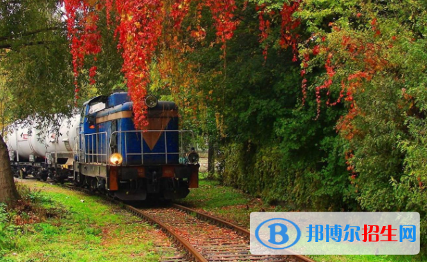 武漢2020年職高和鐵路學校哪個好