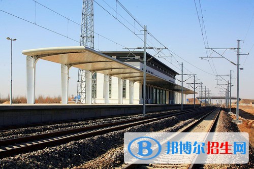 成都2020年去讀鐵路學(xué)校學(xué)什么對以后好一點(diǎn)