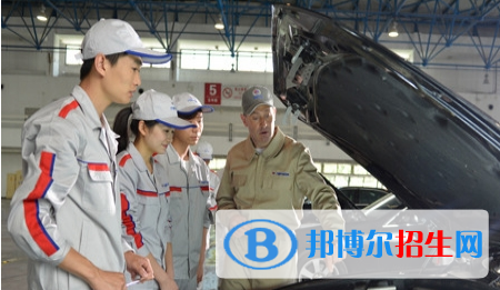 重慶2022年男生初中畢業(yè)上汽修學校
