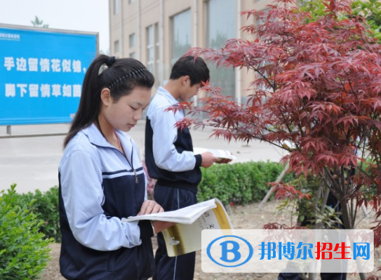 阜陽計(jì)算機(jī)學(xué)校2020年招生簡(jiǎn)章