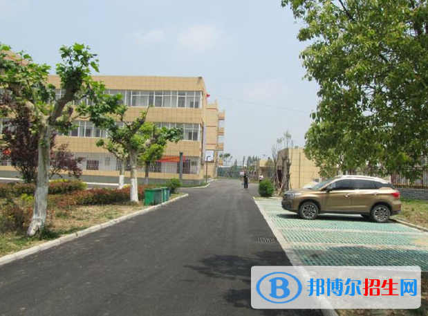 阜陽經(jīng)貿(mào)旅游學(xué)校2020年報(bào)名條件、招生要求、招生對(duì)象