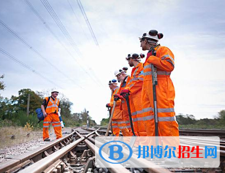 寶雞2020年鐵路學(xué)校和中專有哪些區(qū)別