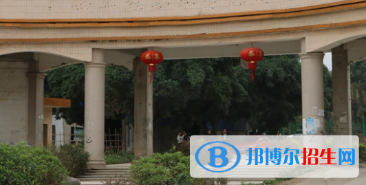 南寧2020年讀鐵路學(xué)?？梢钥即髮W(xué)嗎