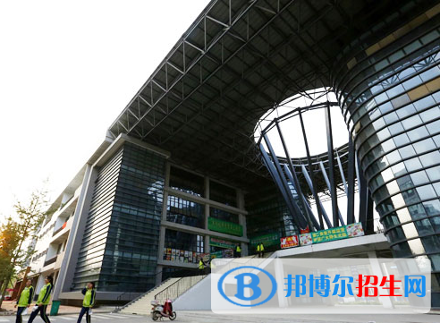 阜陽醫(yī)藥管理學(xué)校2020年報名條件、招生要求、招生對象