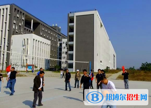 合肥鐵路工程學(xué)校2020年報名條件、招生要求、招生對象
