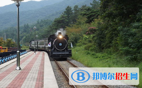 六盤水2020年女生學(xué)什么鐵路學(xué)校好