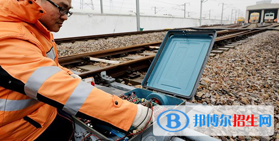 金昌2020年讀鐵路學?？梢钥即髮W嗎