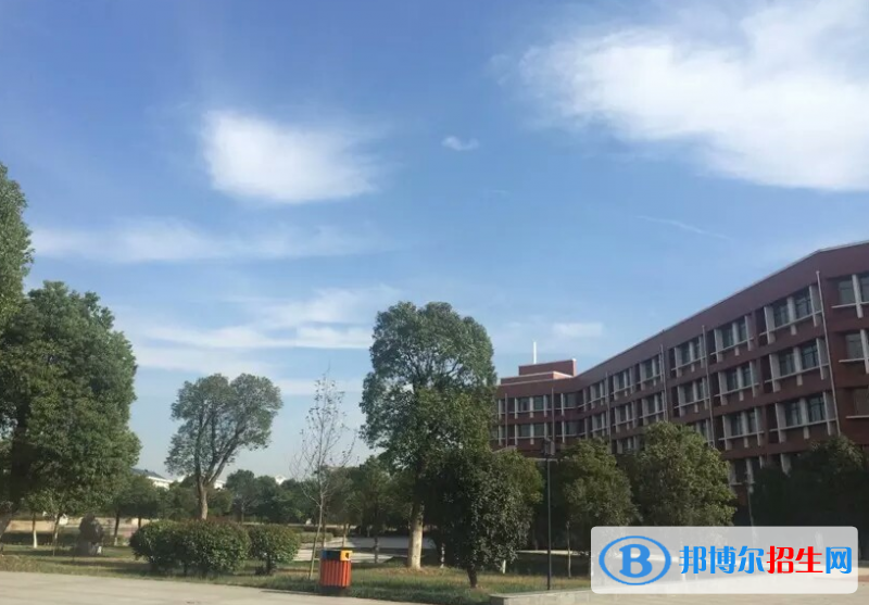 安徽汽車(chē)應(yīng)用技師學(xué)院2020年招生辦聯(lián)系電話
