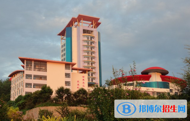 青島國(guó)基外語(yǔ)學(xué)校2020年學(xué)費(fèi)、收費(fèi)多少