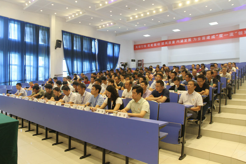 常州2020年初中生女生讀什么鐵路學校好