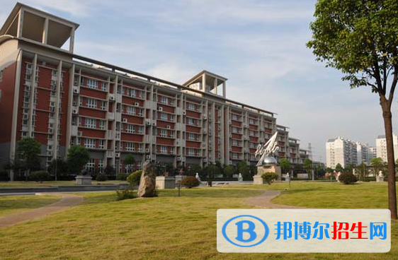 武漢第一中學(xué)國(guó)際部2020年招生辦聯(lián)系電話