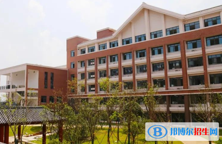 周南中學(xué)國際部簡(jiǎn)介2020年招生辦聯(lián)系電話