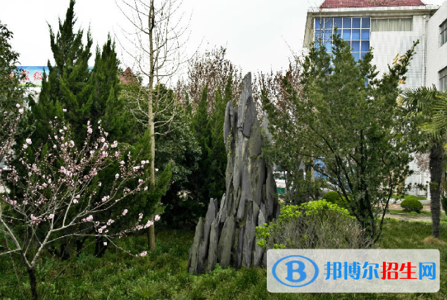 阜陽工業(yè)經(jīng)濟學校2020年報名條件、招生要求、招生對象
