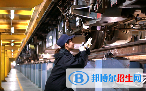 白銀2020年鐵路學(xué)校好還是大專(zhuān)好