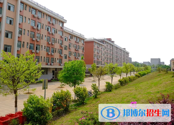 江西應用技術(shù)職業(yè)學院2020年招生辦聯(lián)系電話