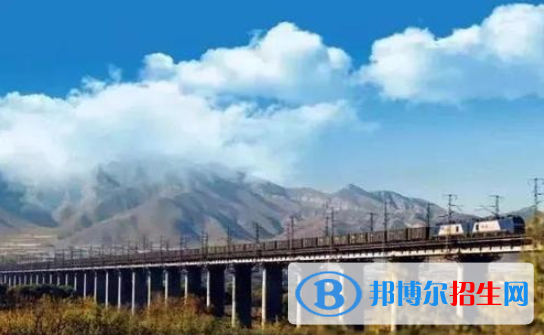 黃岡2020年女生讀什么鐵路學校