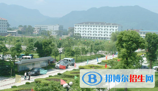 安吉上墅私立高級中學網(wǎng)站網(wǎng)址