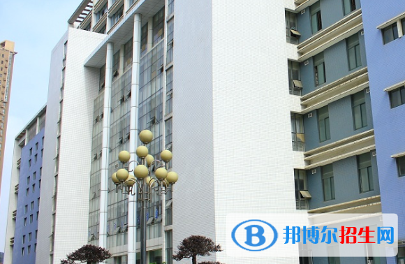 長江職業(yè)學(xué)院8