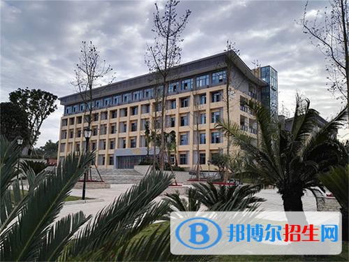 四川護(hù)理職業(yè)學(xué)院2020年報名條件、招生要求、招生對象