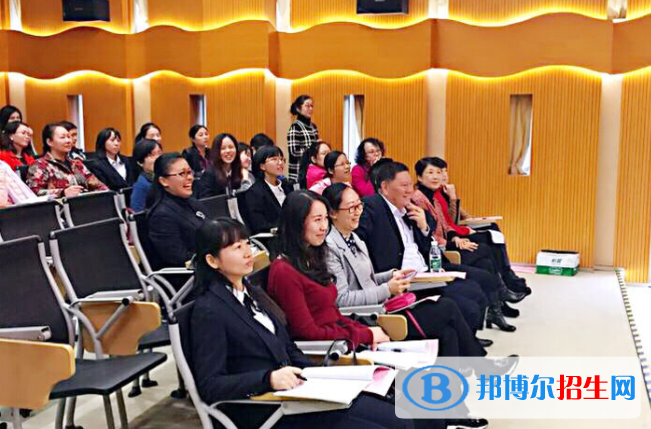 深圳桃源居中澳實(shí)驗(yàn)學(xué)校2023年學(xué)費(fèi)、收費(fèi)多少