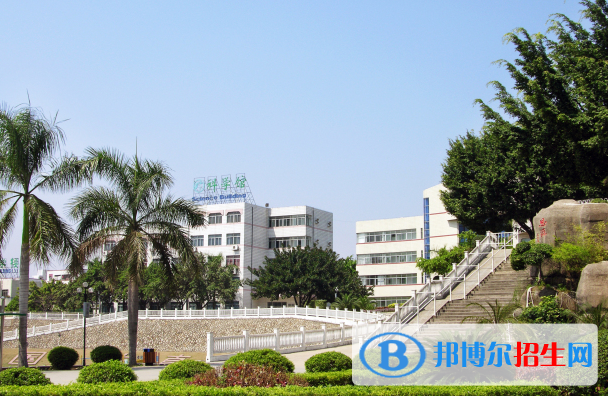 深圳石巖公學(xué)國際部高中2023年報名條件、招生要求、招生對象
