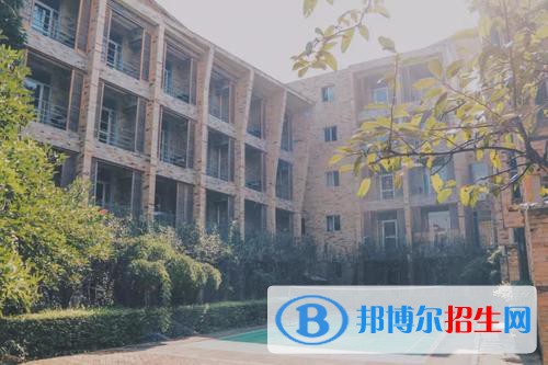 四川國(guó)際標(biāo)榜職業(yè)學(xué)院2020年招生辦聯(lián)系電話(huà)
