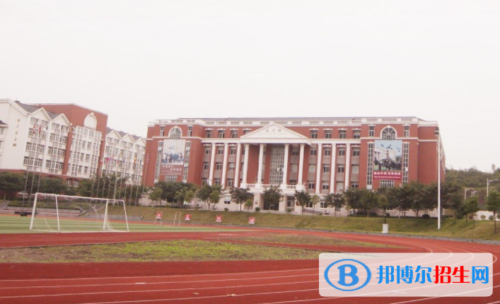 重慶耀中國際學(xué)校高中部2020年招生簡章