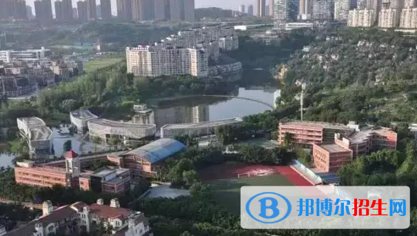 重慶第一雙語學(xué)校國際高中2020年招生辦聯(lián)系電話
